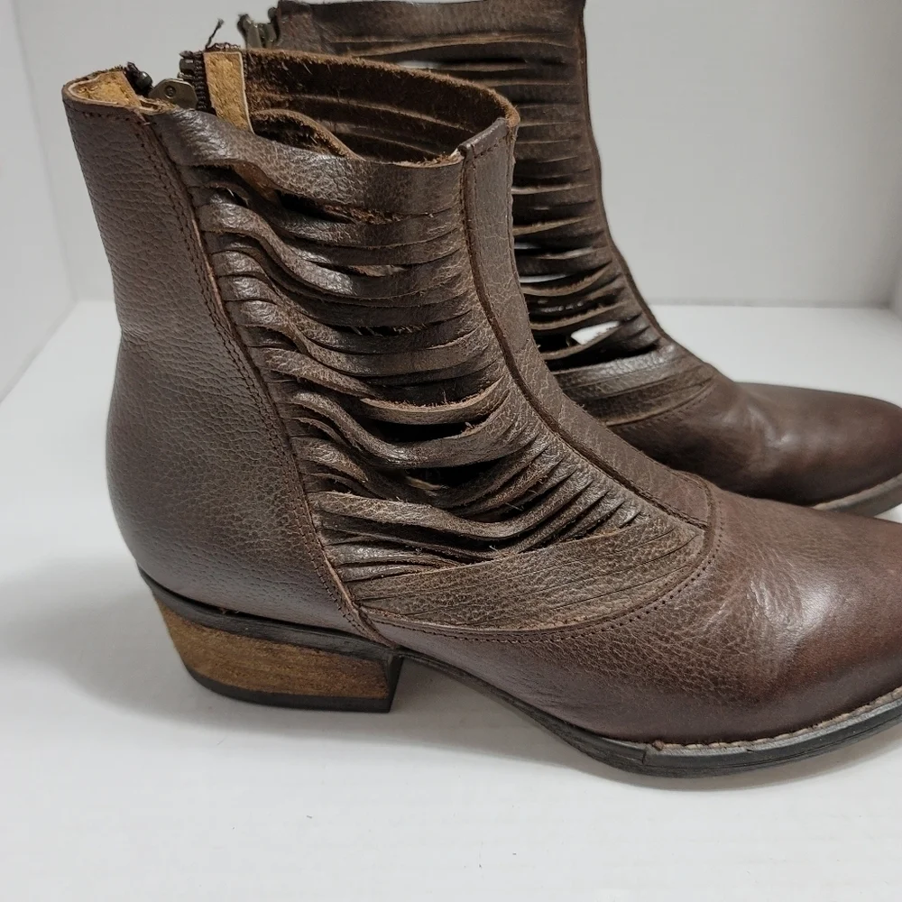 Sbicca jeronimo booties